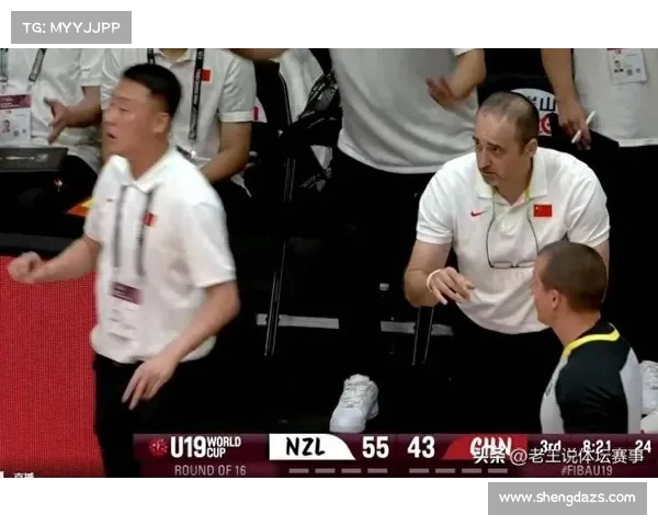 德甲比赛中的铲球艺术与防守策略解析 德甲比赛中的铲球艺术与防守策略解析