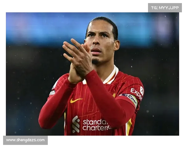 英超队长风采展现 足球场上的领袖人物与领导力解析 英超队长风采展现 足球场上的领袖人物与领导力解析